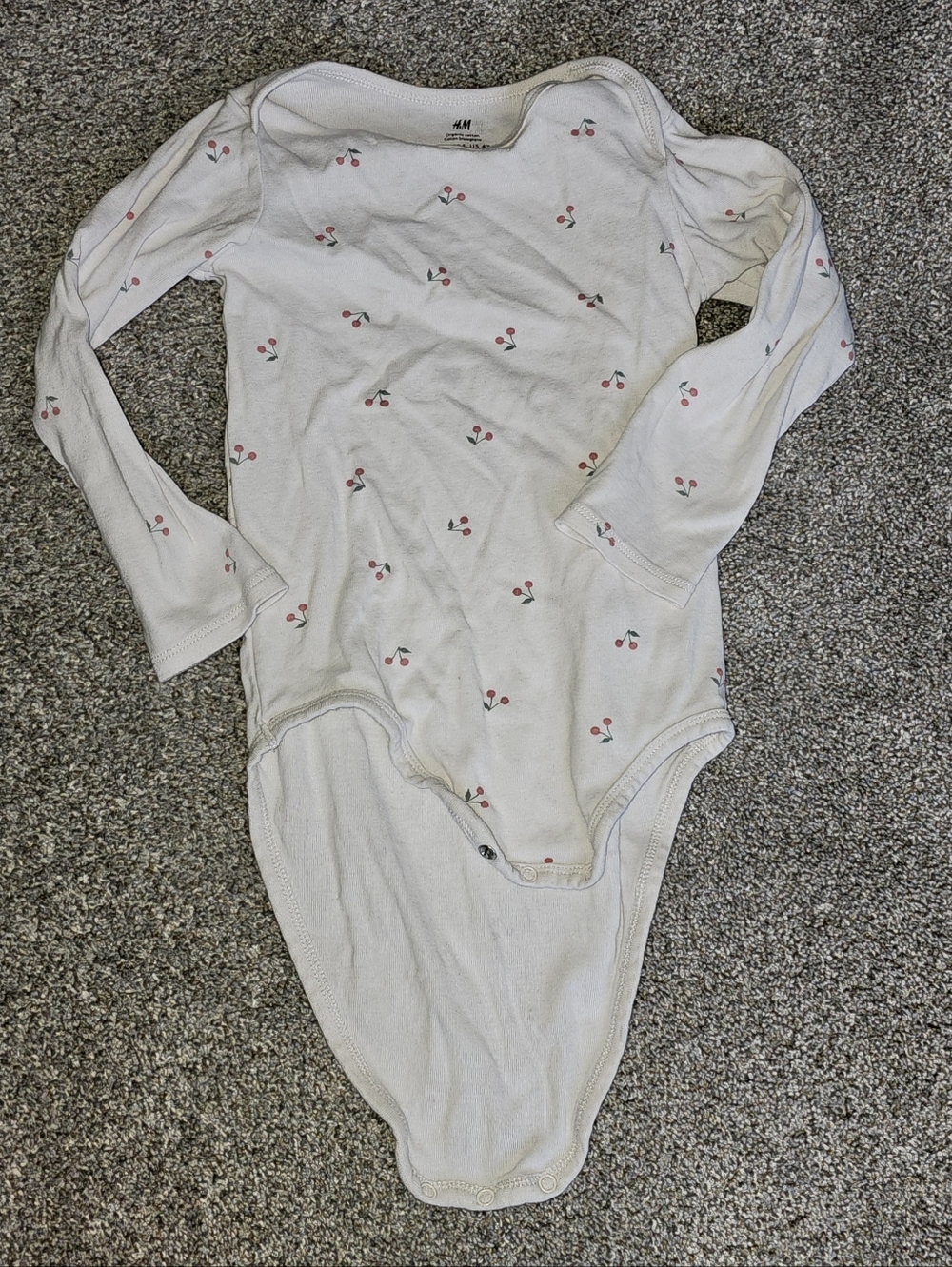 NEW H&M White Long-Sleeve Organic Cotton Cherry Print Bodysuit Size 3-4